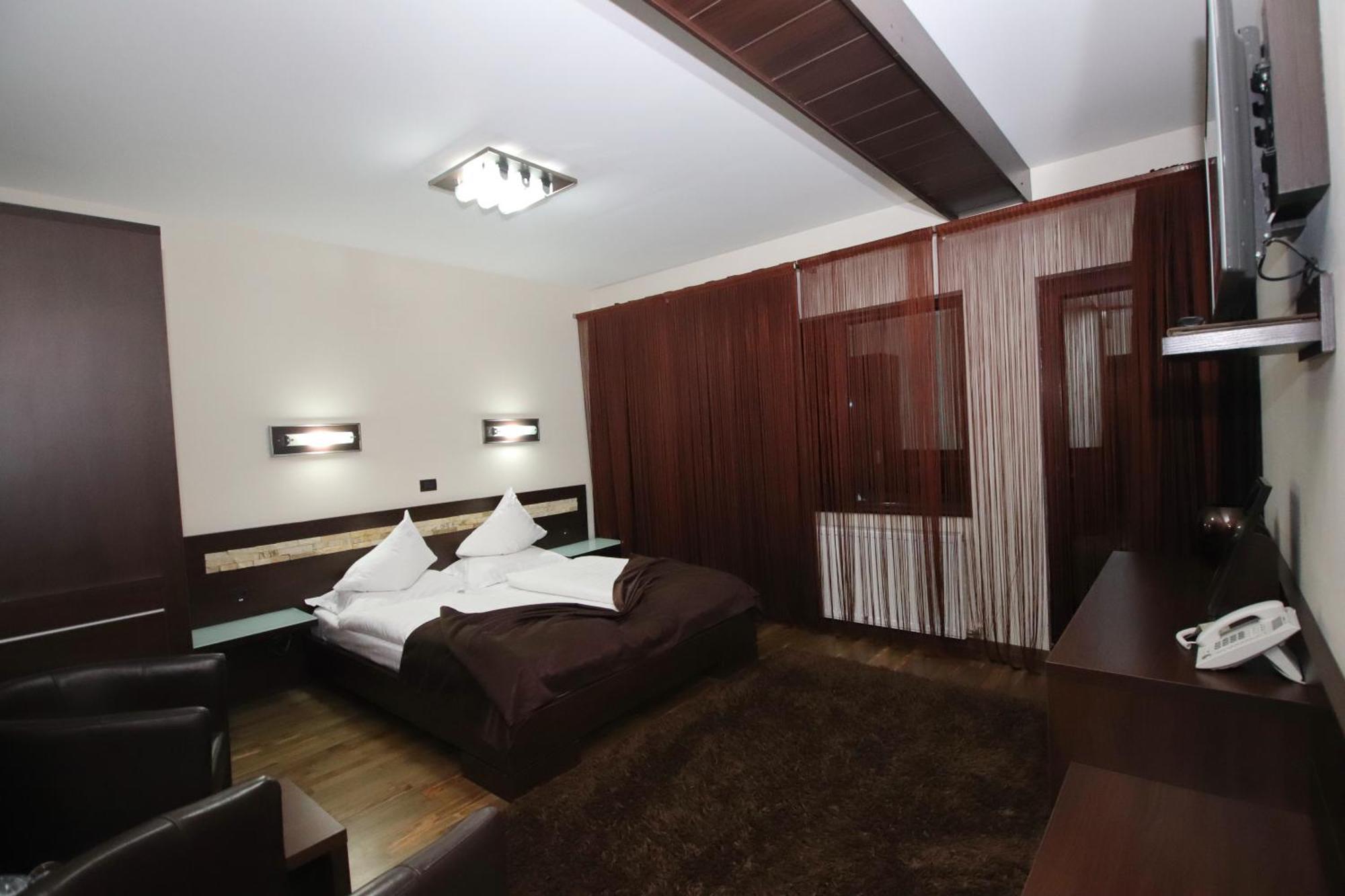 Complex Cochet Hotel Buşteni Екстериор снимка
